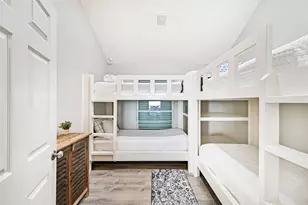 18223 E De Vaca, Galveston, TX 77554 - Photo 37