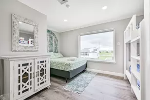 18223 E De Vaca, Galveston, TX 77554 - Photo 29