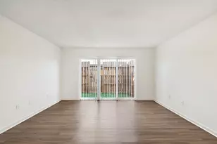 711 Holiday Dr, Galveston, TX 77550 - Photo 5