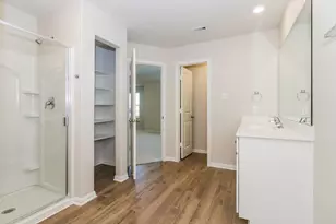 8206 Sunberry Shadow Dr, Houston, TX 77016 - Photo 11