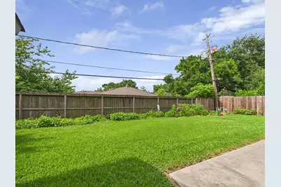 8206 Dillon Street, Houston, TX 77061 - Photo 37