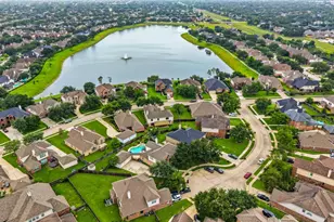 2211 Indigo Cove Ct, League City, TX 77573 - Photo 25