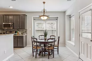 346 Marble Springs Ln, La Marque, TX 77568 - Photo 5