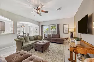 346 Marble Springs Ln, La Marque, TX 77568 - Photo 3