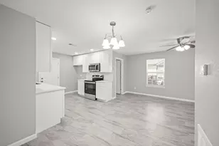 618 Hoffman St, Houston, TX 77020 - Photo 9