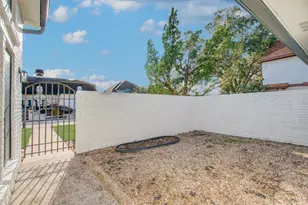 4710 Country Club View, Baytown, TX 77521 - Photo 5