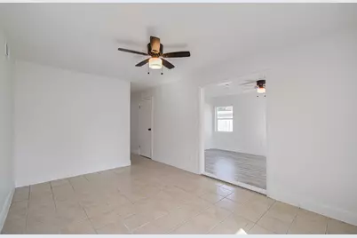 9843 Ribbonwood Street, Houston, TX 77078 - Photo 5