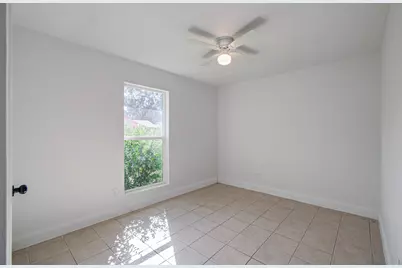 9843 Ribbonwood Street, Houston, TX 77078 - Photo 15