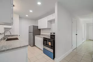 9843 Ribbonwood St, Houston, TX 77078 - Photo 11