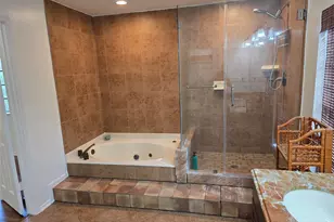 8819 Rocky Valley Dr, Houston, TX 77083 - Photo 21