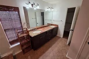8819 Rocky Valley Dr, Houston, TX 77083 - Photo 19