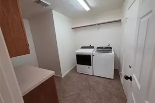 8819 Rocky Valley Dr, Houston, TX 77083 - Photo 11
