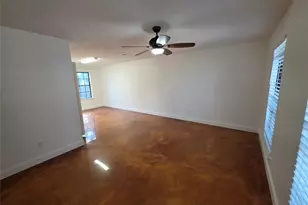 8819 Rocky Valley Dr, Houston, TX 77083 - Photo 9