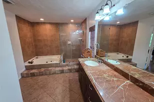 8819 Rocky Valley Dr, Houston, TX 77083 - Photo 27