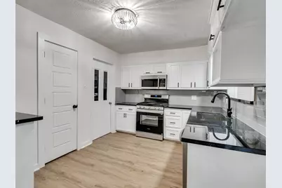 5627 Southbrook Drive, Houston, TX 77033 - Photo 7