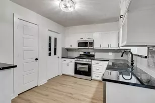 5627 Southbrook Dr, Houston, TX 77033 - Photo 7