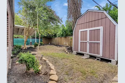 5627 Southbrook Drive, Houston, TX 77033 - Photo 31