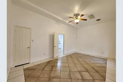 5027 Creekmont Drive #A, Houston, TX 77091 - Photo 7