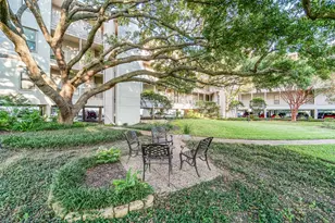 351 Lakeside Ln, Houston, TX 77058 - Photo 31