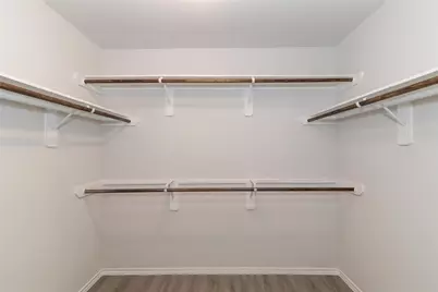 8514 Middleton Oaks Circle, Houston, TX 77028 - Photo 9