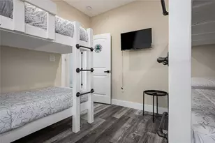 924 Melody Ln, Crystal Beach, TX 77650 - Photo 23