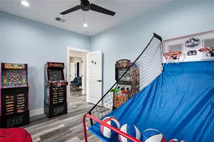 924 Melody Ln, Crystal Beach, TX 77650 - Photo 41