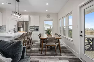 924 Melody Ln, Crystal Beach, TX 77650 - Photo 15