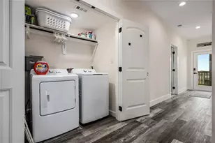 924 Melody Ln, Crystal Beach, TX 77650 - Photo 29