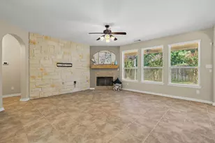 11307 Misty Willow Ln, Tomball, TX 77375 - Photo 5