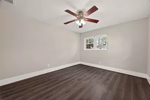 9623 Meadowglen Ln, Houston, TX 77063 - Photo 23
