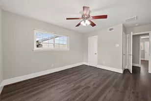 9623 Meadowglen Ln, Houston, TX 77063 - Photo 21