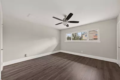 9623 Meadowglen Lane, Houston, TX 77063 - Photo 25