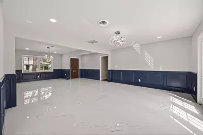 9623 Meadowglen Lane, Houston, TX 77063 - Photo 7