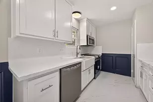 9623 Meadowglen Ln, Houston, TX 77063 - Photo 9