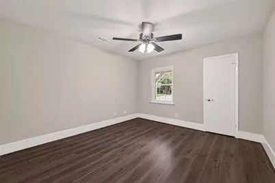 9623 Meadowglen Lane, Houston, TX 77063 - Photo 17