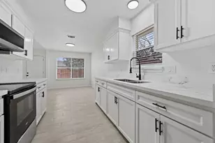 7618 Breda Dr, Baytown, TX 77521 - Photo 11