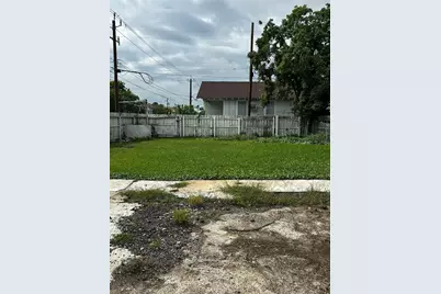 1722 39th Street, Galveston, TX 77550 - Photo 5