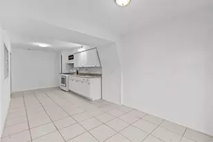 99 Brownwood Dr, Baytown, TX 77520 - Photo 5