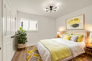 5827 Heron Dr, Houston, TX 77033 - Photo 25