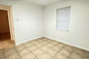 5926 Shirley Mae Ln, Houston, TX 77091 - Photo 11