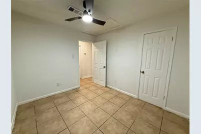 5926 Shirley Mae Lane, Houston, TX 77091 - Photo 9