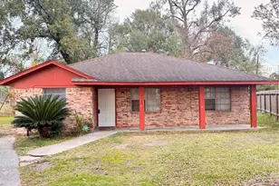 5926 Shirley Mae Ln, Houston, TX 77091 - Photo 1