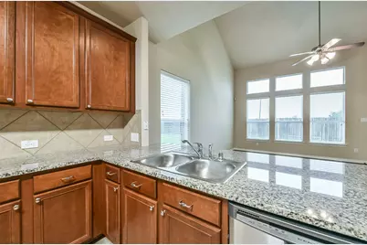 7114 Freesia Court, Baytown, TX 77521 - Photo 11