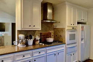 14026 St Marys Ln, Houston, TX 77079 - Photo 9