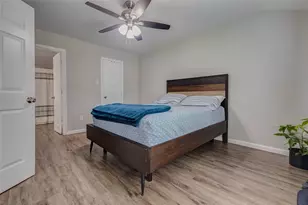 5031 Caplin St, Houston, TX 77026 - Photo 9