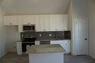 10090 Calendar St, Willis, TX 77318 - Photo 5