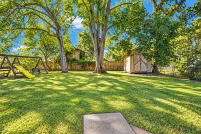908 Robinhood Lane, Angleton, TX 77515 - Photo 31