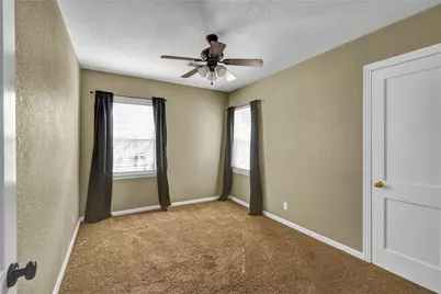 908 Robinhood Lane, Angleton, TX 77515 - Photo 25