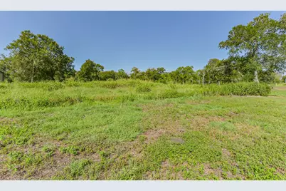 5610 Arrowhead Point Drive, Baytown, TX 77523 - Photo 9