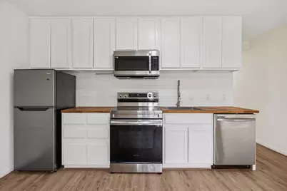 1011 W 10th Street #3, Houston, TX 77008 - Photo 5